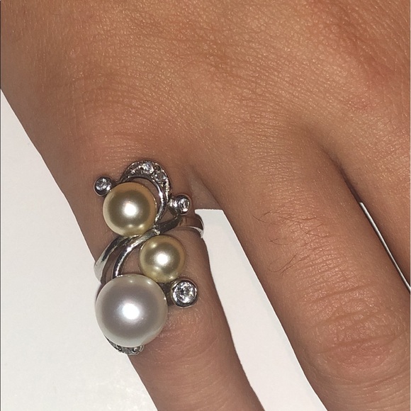 Antique Solid 18K White Gold (not 14K ) Genuine Cream & White Pearl Diamond Ring - Picture 1 of 17